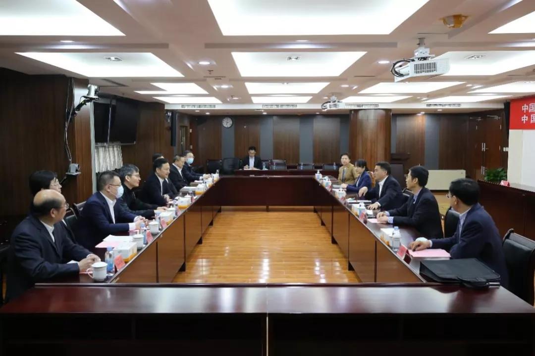 集團公司與農發(fā)行簽署戰(zhàn)略合作協(xié)議(圖2) 集團公司與農發(fā)行簽署戰(zhàn)略合作協(xié)議(圖2)