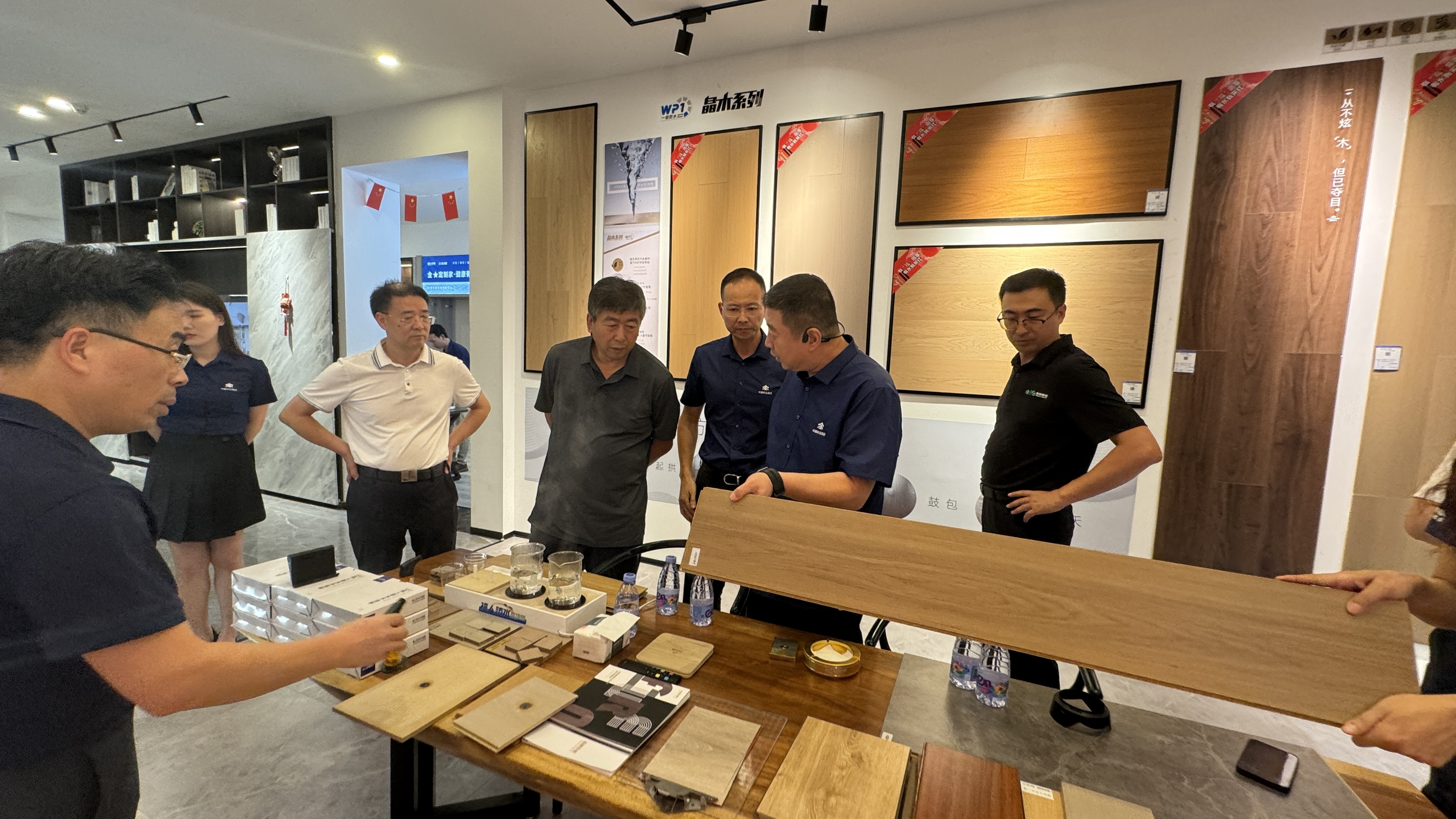 單忠立一行到中林福人公司調(diào)研(圖3) 單忠立一行到中林福人公司調(diào)研(圖3)