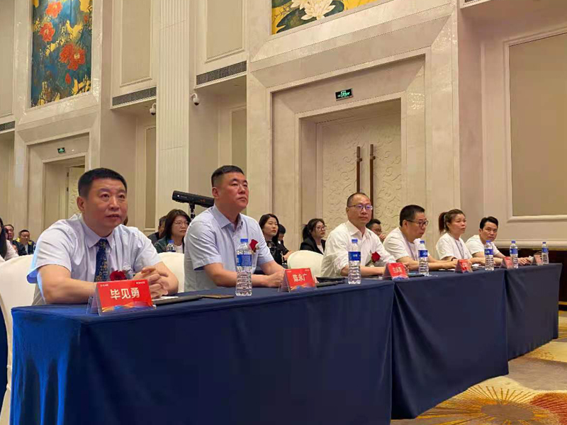 2021年度福人地板全國(guó)精英經(jīng)銷商大會(huì)在福州舉行(圖2) 2021年度福人地板全國(guó)精英經(jīng)銷商大會(huì)在福州舉行(圖2)