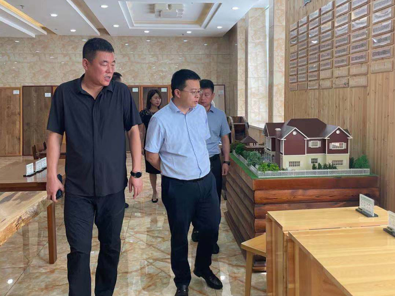 陳永廣會(huì)見通河縣政府縣長高俊杰一行(圖2) 陳永廣會(huì)見通河縣政府縣長高俊杰一行(圖2)