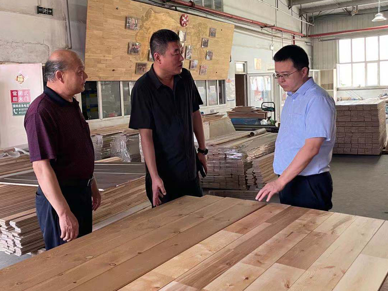 陳永廣會(huì)見通河縣政府縣長高俊杰一行(圖3) 陳永廣會(huì)見通河縣政府縣長高俊杰一行(圖3)