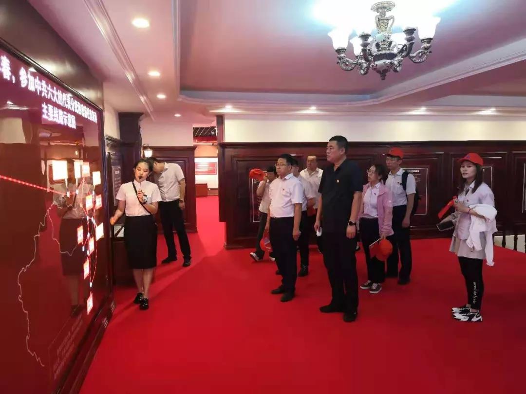 中林實業(yè)黨總支組織開展 “加強黨史學(xué)習(xí) 鑄牢初心使命” 主題黨日活動(圖1) 中林實業(yè)黨總支組織開展 “加強黨史學(xué)習(xí) 鑄牢初心使命” 主題黨日活動(圖1)